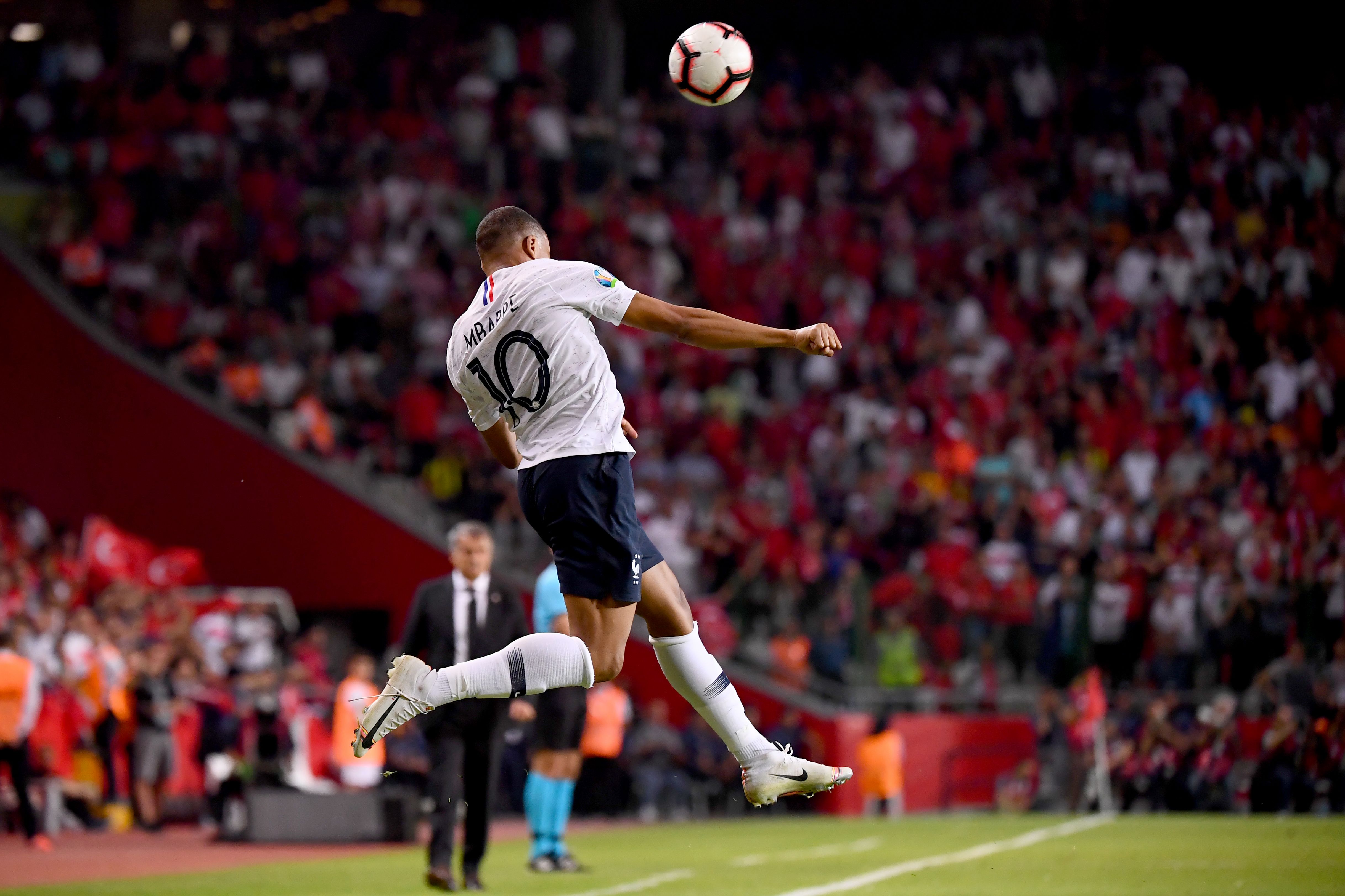 但由于门将 但由于门将