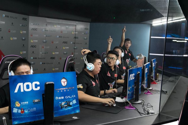 在高强度对 在高强度对